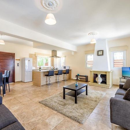 Villa Irina Paralimni Esterno foto