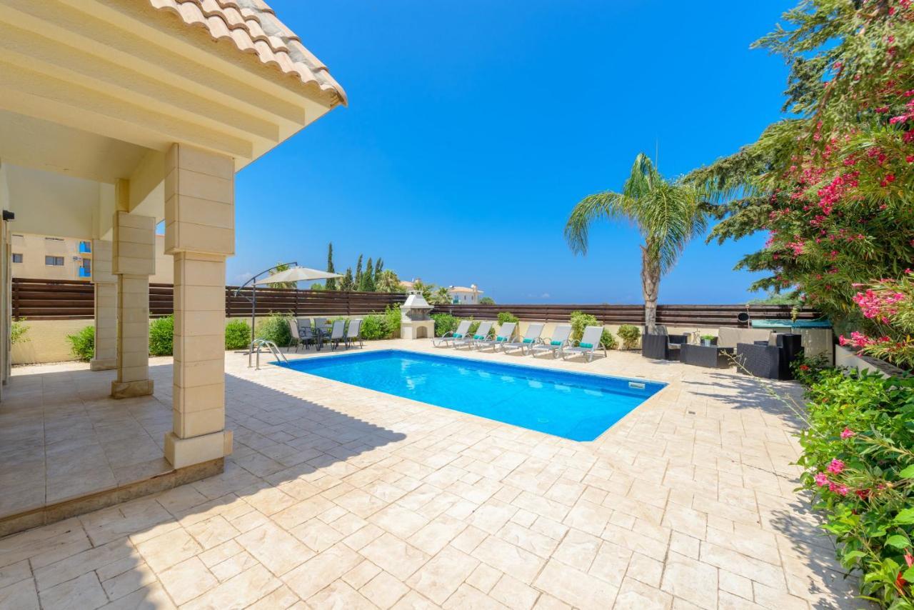 Villa Irina Paralimni Esterno foto