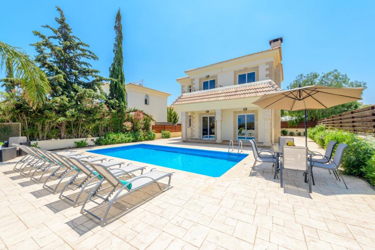 Villa Irina Paralimni Esterno foto