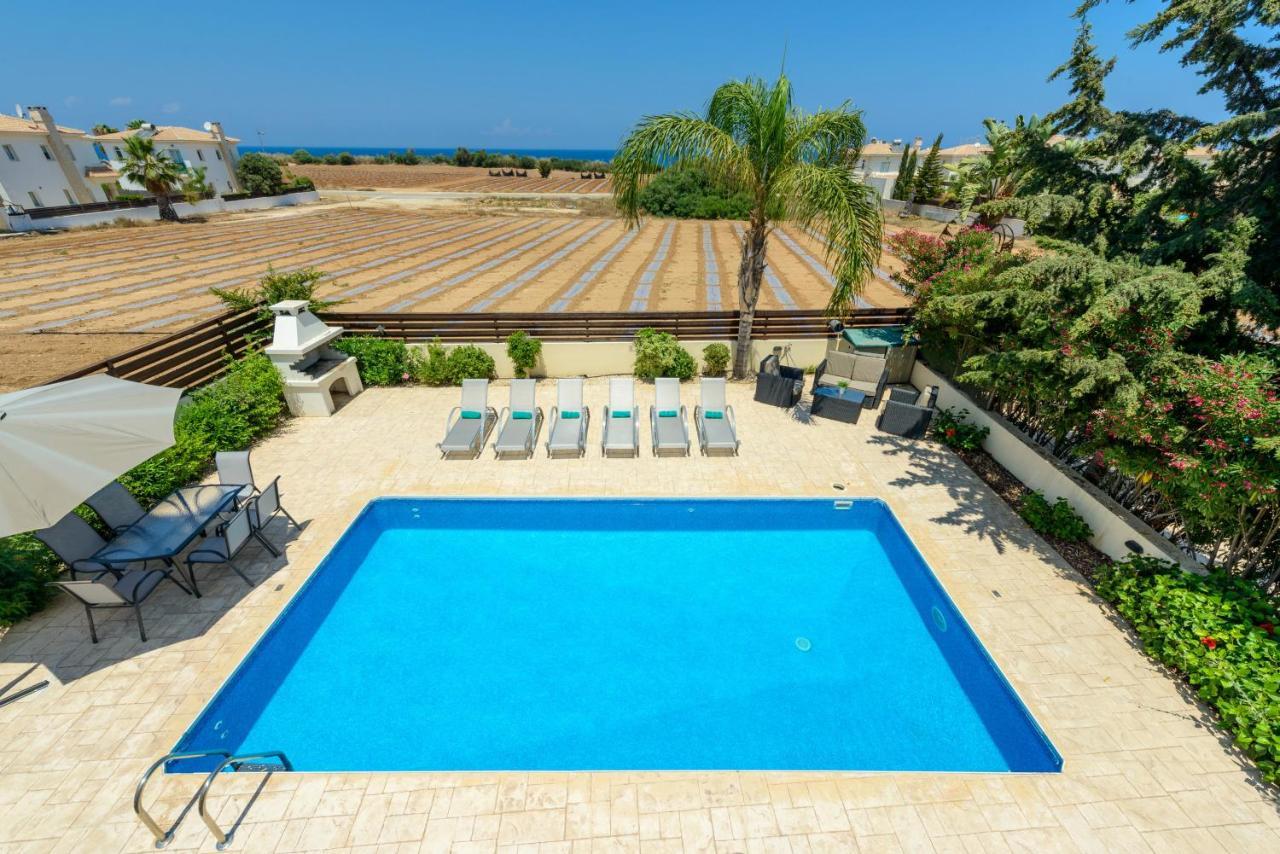 Villa Irina Paralimni Esterno foto